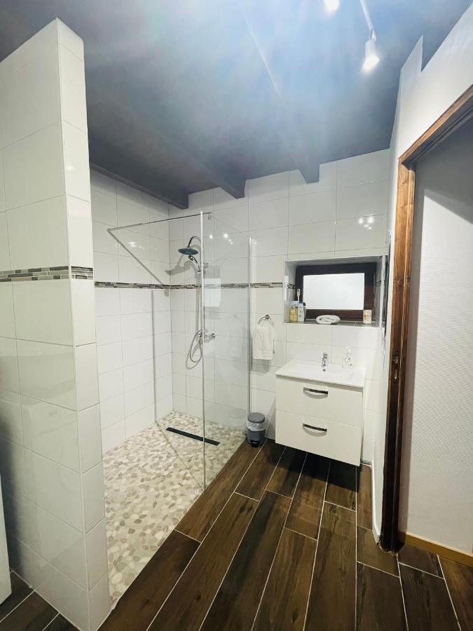 Aux Deux Hirondelles Hébergement de vacances *